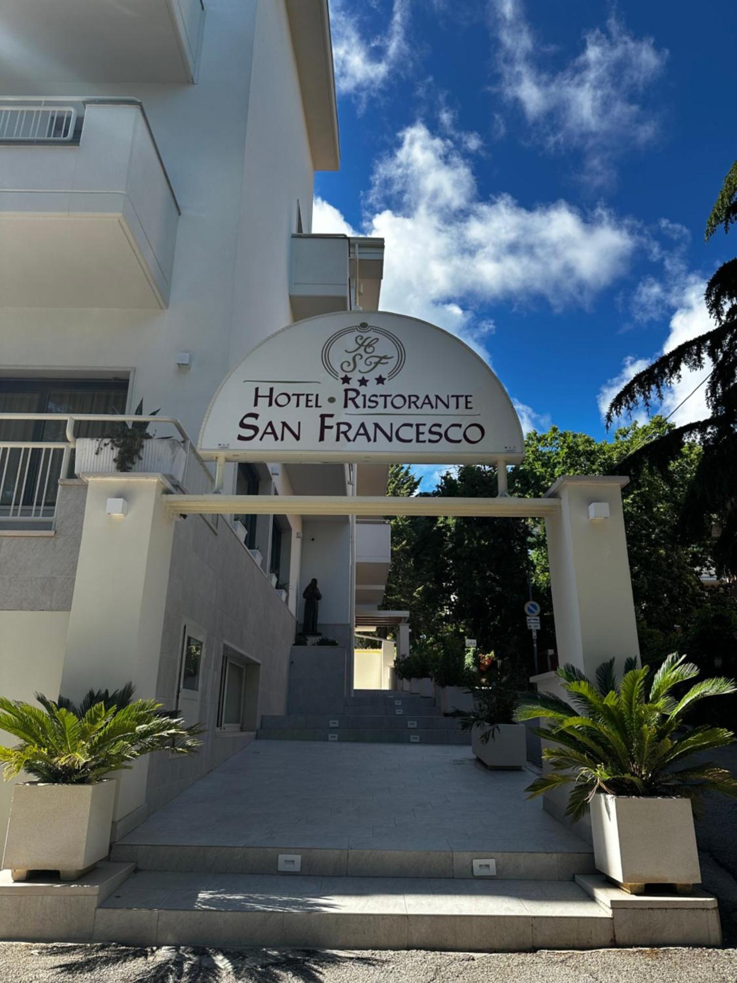 Hotel San Francesco San Giovanni Rotondo Exterior photo